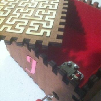 Intra απο ξύλο plywood 3mm-4mm πάχος - Hilbert Curve Ξύλινο Μουσικό κουτί φράκταλ Δίασταση 30x30 cm Intraeaxys-51rr5vm1 - Image 5