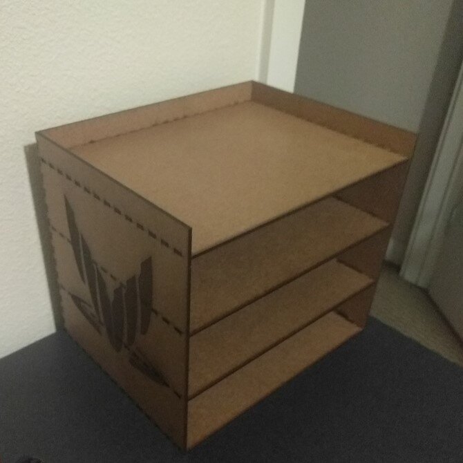 Intra απο ξύλο plywood 3mm-4mm πάχος - Θήκη για χαρτί γραφείου Δίασταση 30x30 cm Intraeaxys-e1gkrqyo