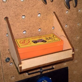 Intra απο ξύλο plywood 3mm-4mm πάχος - Αρχείο PDF Ράφι Pegboard 3mm Δίασταση 30x30 cm Intraeaxys-eoxl5wqo - Image 1