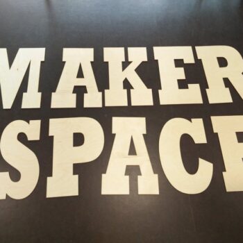 Intra απο ξύλο plywood 3mm-4mm πάχος - Σημάδι Maker Space Δίασταση 30x30 cm Intraeaxys-eo4yqm9o - Image 1