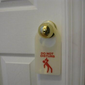 Intra απο ξύλο plywood 3mm-4mm πάχος - Μην ενοχλείτε κρεμάστρα πόρτας Δίασταση 30x30 cm Intraeaxys-pokmvy31 - Image 1