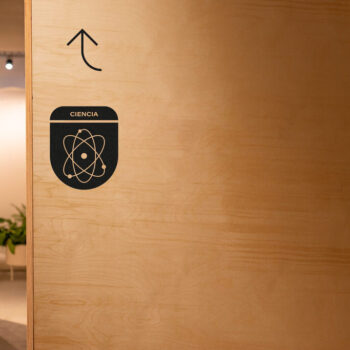 Intra απο ξύλο plywood 3mm-4mm πάχος - Σήμανση Βιβλιοθήκης Δίασταση 30x30 cm Intraeaxys-075y42ko - Image 1