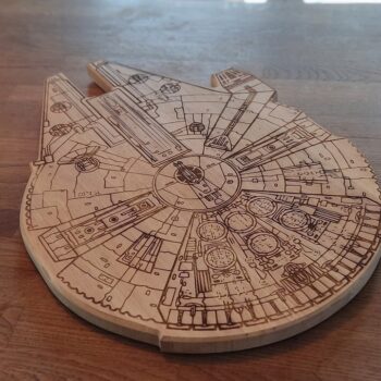 Intra απο ξύλο plywood 3mm-4mm πάχος - Millennium Falcon Star Wars Δίασταση 30x30 cm Intraeaxys-yonemzyo - Image 1
