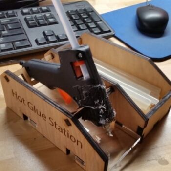 Intra απο ξύλο plywood 3mm-4mm πάχος - Θήκη πιστολιού θερμής κόλλας Mkii Δίασταση 30x30 cm Intraeaxys-91jkd2po - Image 1