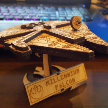 Intra απο ξύλο plywood 3mm-4mm πάχος - Star Wars Millennium Falcon Δίασταση 30x30 cm Intraeaxys-lop32p51 - Image 1