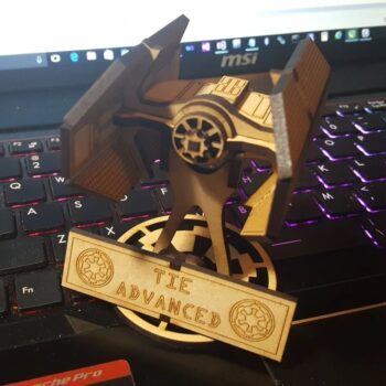 Intra απο ξύλο plywood 3mm-4mm πάχος - Star Wars TIE Advanced Δίασταση 30x30 cm Intraeaxys-67wz9q27 - Image 1