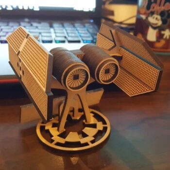 Intra απο ξύλο plywood 3mm-4mm πάχος - Mini Star Wars TIE Bomber με βάση Δίασταση 30x30 cm Intraeaxys-eo058v01 - Image 3