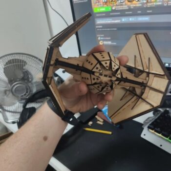 Intra απο ξύλο plywood 3mm-4mm πάχος - TIE Interceptor Starwars Δίασταση 30x30 cm Intraeaxys-zo9ydr47 - Image 1