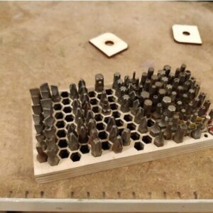 Intra απο ξύλο plywood 3mm-4mm πάχος - Στήριγμα για μύτες κατσαβιδιού Δίασταση 30x30 cm Intraeaxys-d1lv5jpo