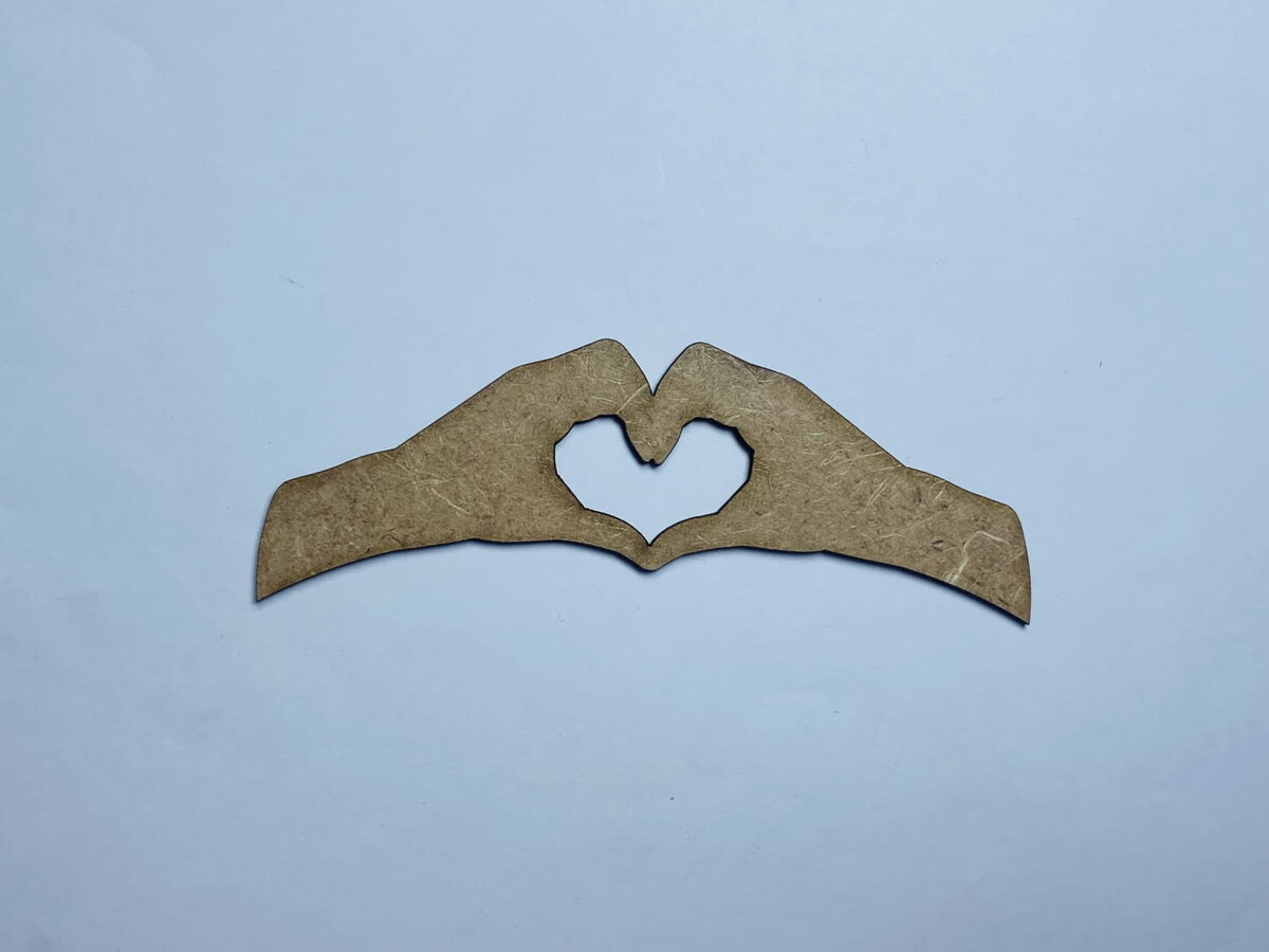 Intra απο ξύλο plywood 3mm-4mm πάχος - Κοπή καρδιάς χεριών Δίασταση 30x30 cm Intraeaxys-m1d60rl7