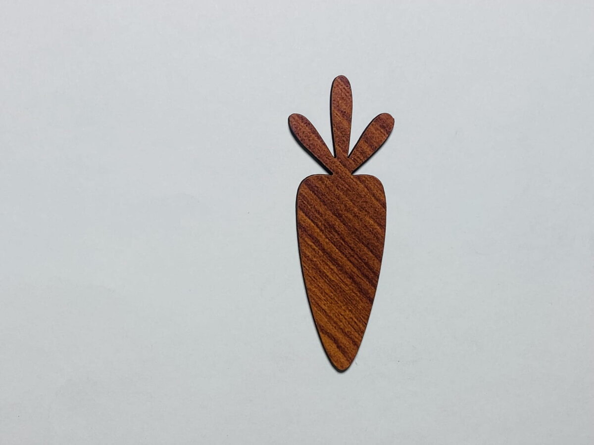 Intra απο ξύλο plywood 3mm-4mm πάχος - Κενή ξύλινη αποκοπή καρότου για ζωγραφική Δίασταση 30x30 cm Intraeaxys-zo9yqkw7