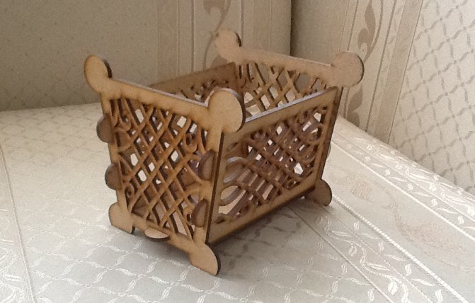 Intra απο ξύλο plywood 3mm-4mm πάχος - Κανάστα Δίασταση 30x30 cm Intraeaxys-91jjd81m