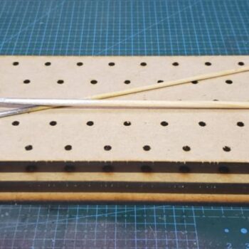 Intra απο ξύλο plywood 3mm-4mm πάχος - Βάση για το εργαλείο σύσφιξης βαφής χόμπι Δίασταση 30x30 cm Intraeaxys-ro6dqw27 - Image 1